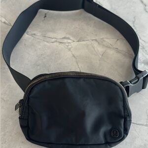 Lululemon Everywhere Belt Bag 1L